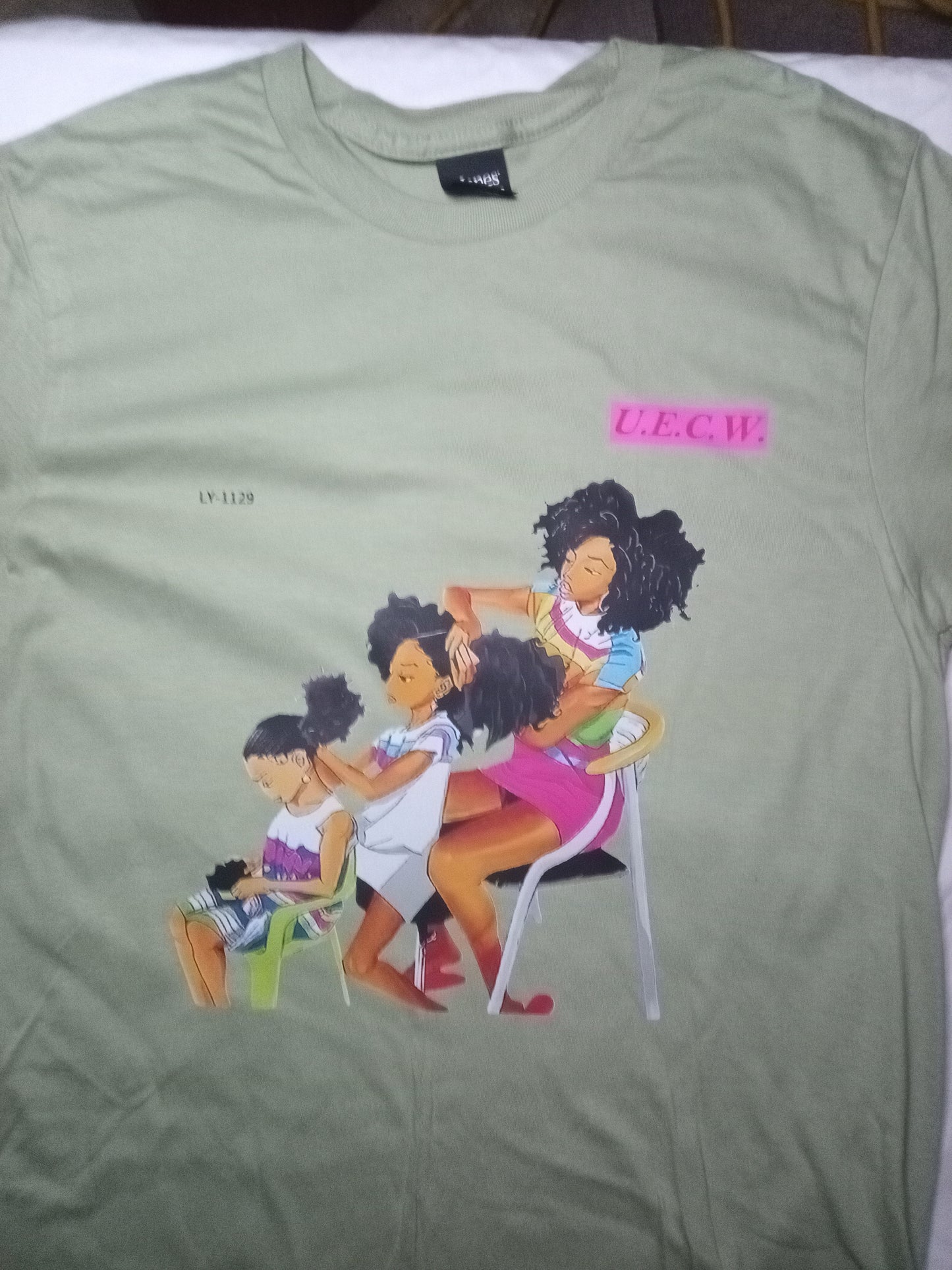 UECW👑 MERCH (L) YOUTH T-SHIRTS