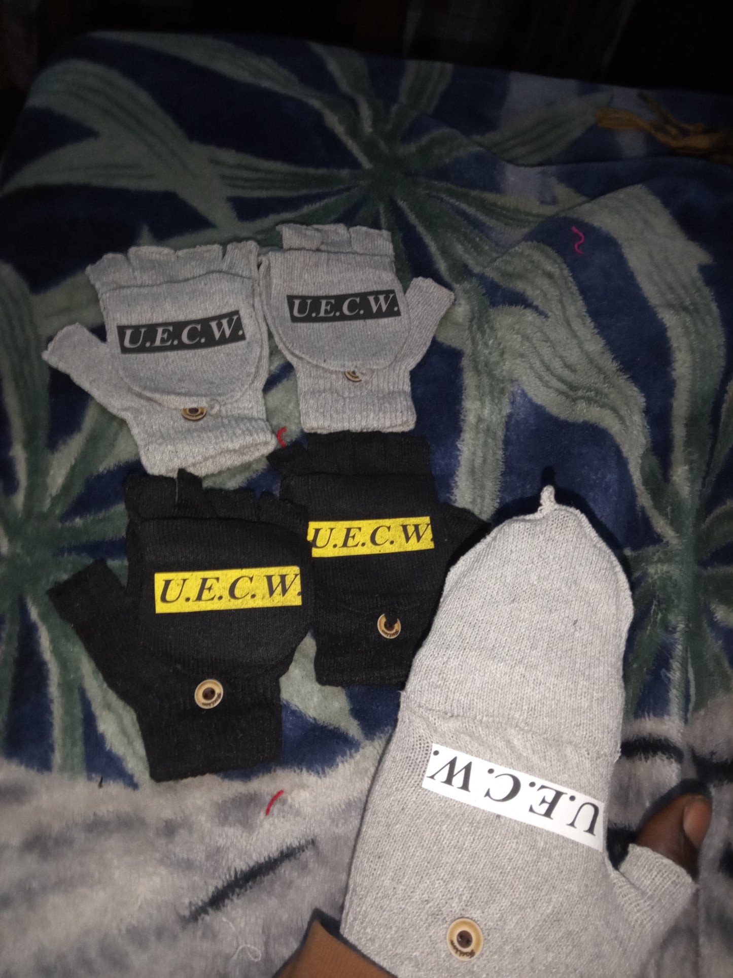 U.E.C.W. GLOVES 🧤