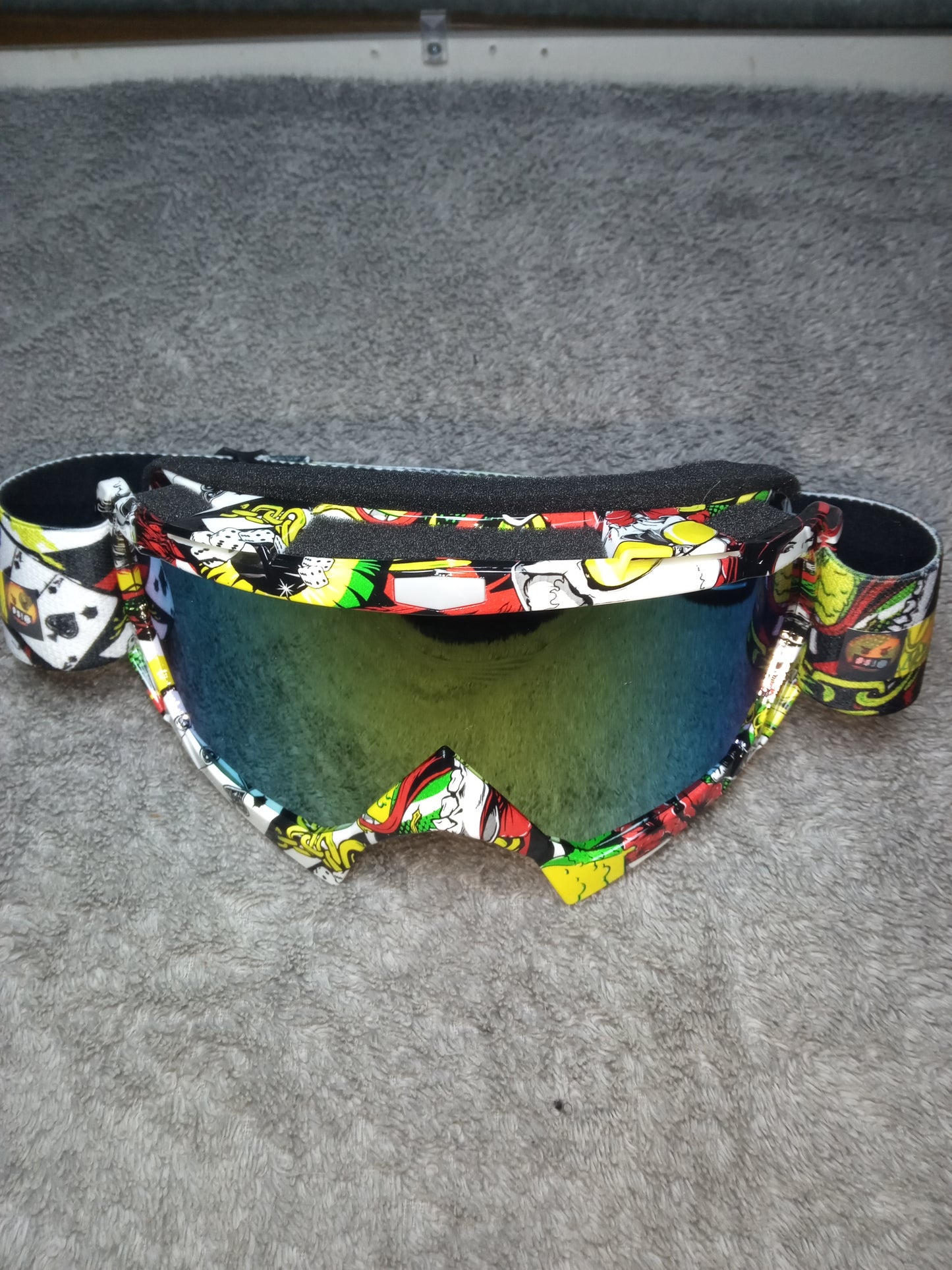 UECW👑 STREET GOGGLES 🥽