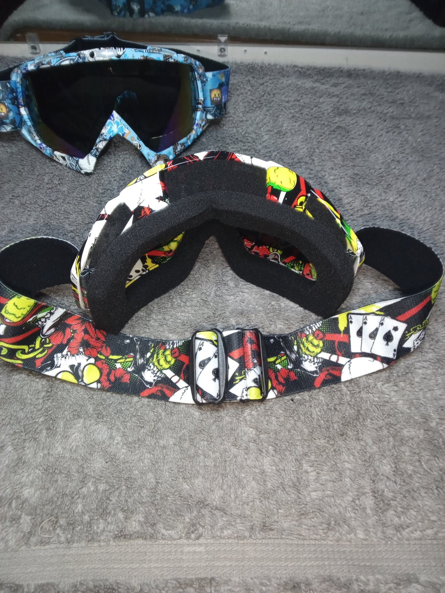 UECW👑 STREET GOGGLES 🥽