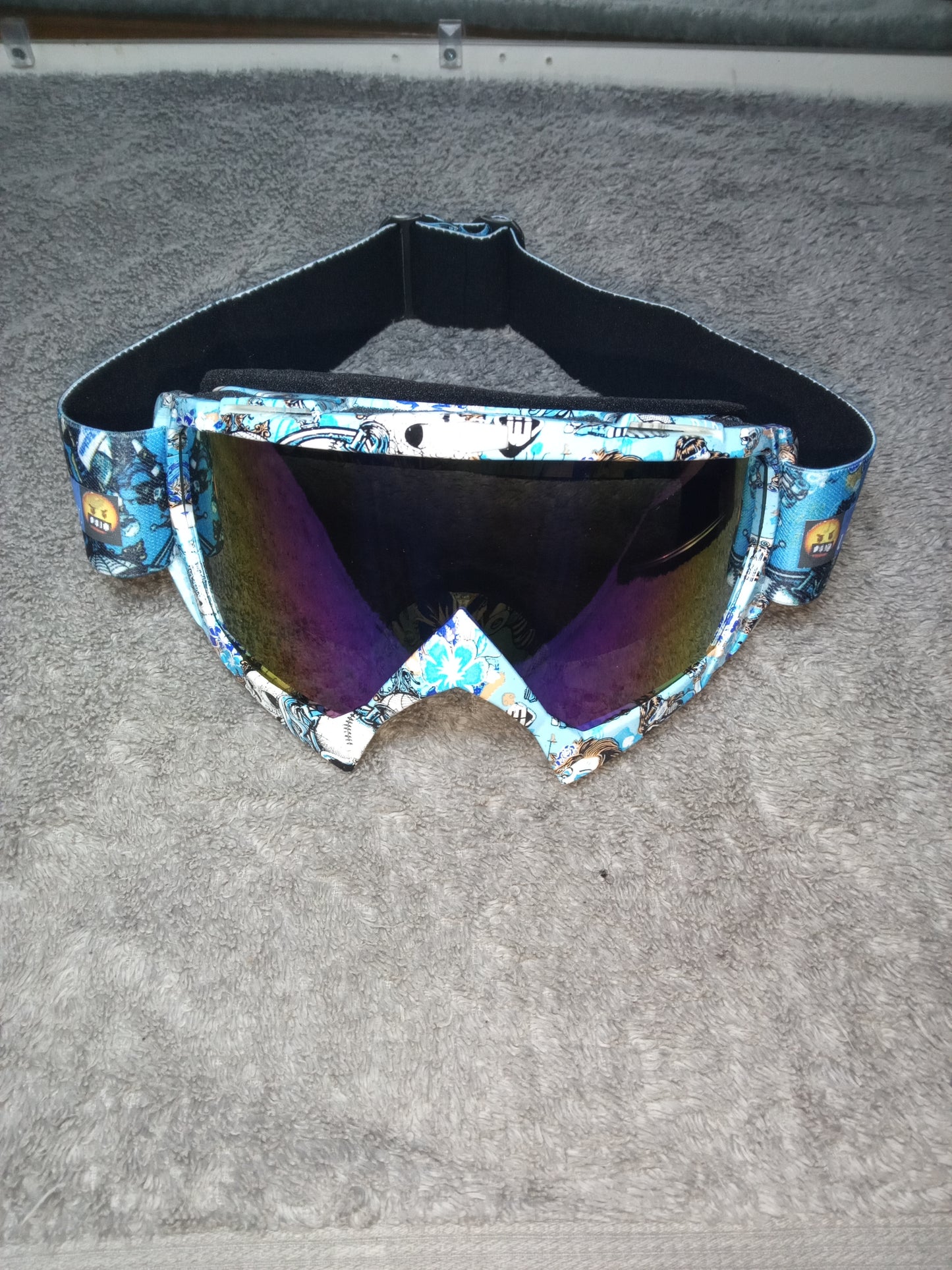 UECW👑 STREET GOGGLES 🥽