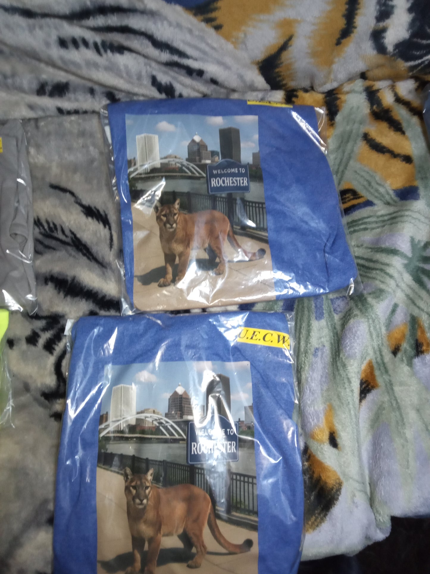 T.Y.G. MERCH🎙️(XL) T-Shirts